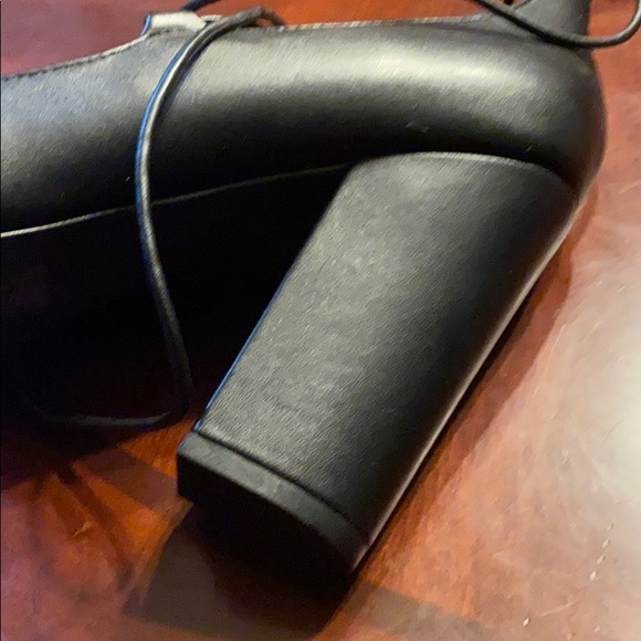 Shoes - Picture 4 of 9